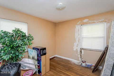 Tiny photo for 1318 E Manhattan Boulevard, Toledo, OH 43608 (MLS # 10008206)