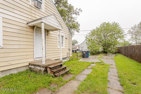 Tiny photo for 1318 E Manhattan Boulevard, Toledo, OH 43608 (MLS # 10008206)
