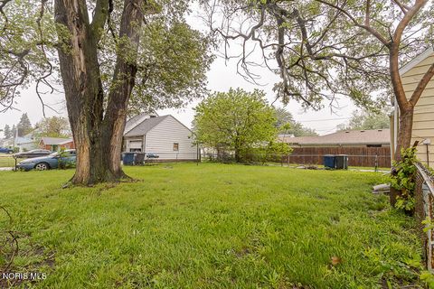 Tiny photo for 1318 E Manhattan Boulevard, Toledo, OH 43608 (MLS # 10008206)