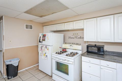 Tiny photo for 1318 E Manhattan Boulevard, Toledo, OH 43608 (MLS # 10008206)