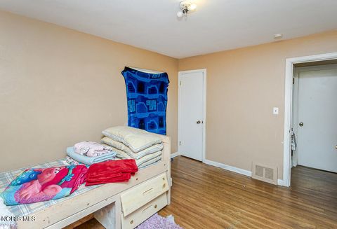 Tiny photo for 1318 E Manhattan Boulevard, Toledo, OH 43608 (MLS # 10008206)