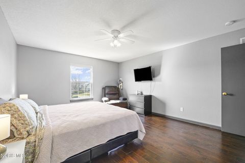 Tiny photo for 7605 Waterpoint Court, Holland, OH 43528 (MLS # 10005077)