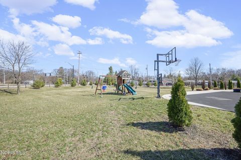 Tiny photo for 7605 Waterpoint Court, Holland, OH 43528 (MLS # 10005077)