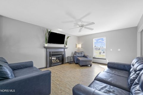 Tiny photo for 7605 Waterpoint Court, Holland, OH 43528 (MLS # 10005077)