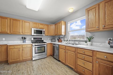 Tiny photo for 7605 Waterpoint Court, Holland, OH 43528 (MLS # 10005077)