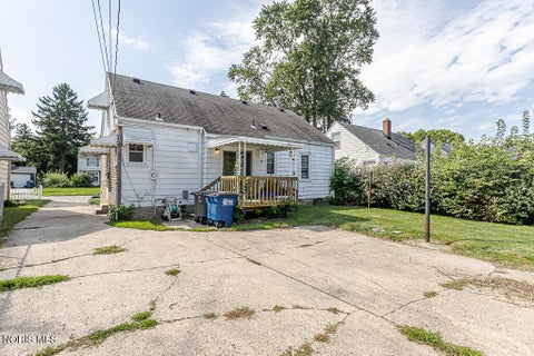 Tiny photo for 3108 Ravenwood Blvd BLVD, Toledo, OH 43614 (MLS # 10012451)