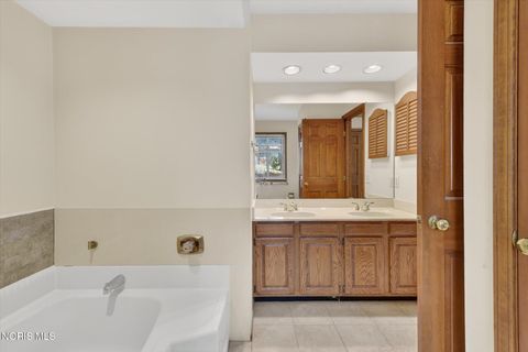 Tiny photo for 2355 Parliament Square #2355, Toledo, OH 43617 (MLS # 10004589)