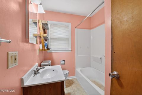 Tiny photo for 1379 Glenview Road, Toledo, OH 43614 (MLS # 10005000)