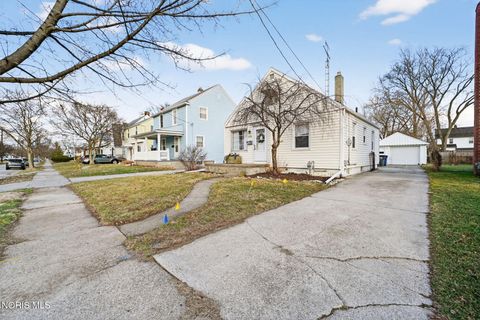 Tiny photo for 1379 Glenview Road, Toledo, OH 43614 (MLS # 10005000)