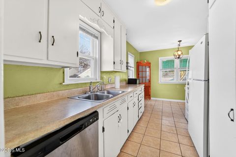 Tiny photo for 1379 Glenview Road, Toledo, OH 43614 (MLS # 10005000)