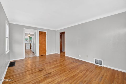 Tiny photo for 1379 Glenview Road, Toledo, OH 43614 (MLS # 10005000)