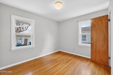 Tiny photo for 1379 Glenview Road, Toledo, OH 43614 (MLS # 10005000)