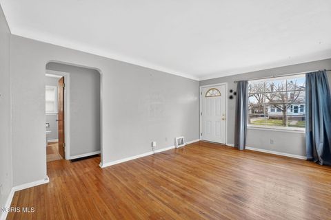 Tiny photo for 1379 Glenview Road, Toledo, OH 43614 (MLS # 10005000)