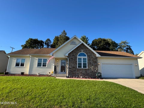 Photo of 29 Hawthorne Drive, Delta, OH 43515 (MLS # 10014352)