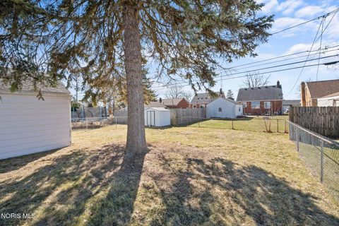 Tiny photo for 2544 Cawdor Road, Oregon, OH 43616 (MLS # 10004654)