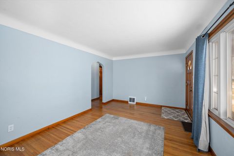 Tiny photo for 2544 Cawdor Road, Oregon, OH 43616 (MLS # 10004654)