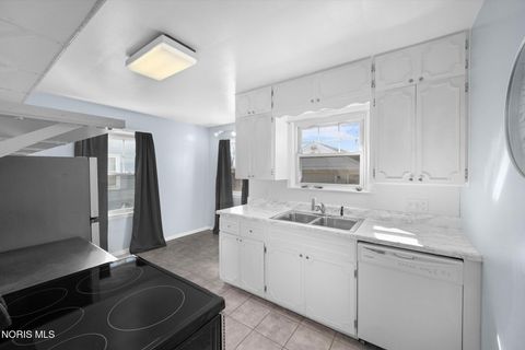 Tiny photo for 2544 Cawdor Road, Oregon, OH 43616 (MLS # 10004654)