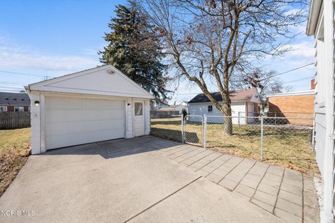 Tiny photo for 2544 Cawdor Road, Oregon, OH 43616 (MLS # 10004654)