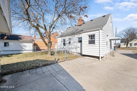 Tiny photo for 2544 Cawdor Road, Oregon, OH 43616 (MLS # 10004654)