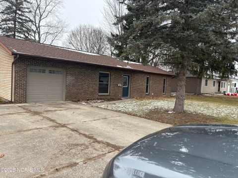 Photo of 1415 Meadow Avenue, Montpelier, OH 43543 (MLS # 10002014)