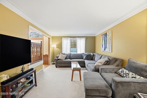 Tiny photo for 606 Forest Lake Drive, Holland, OH 43528 (MLS # 10001876)