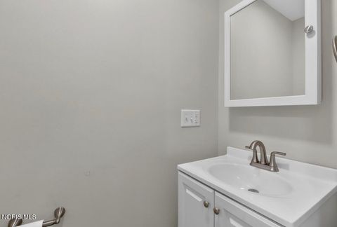Tiny photo for 2227 Portsmouth Avenue, Toledo, OH 43613 (MLS # 10009581)