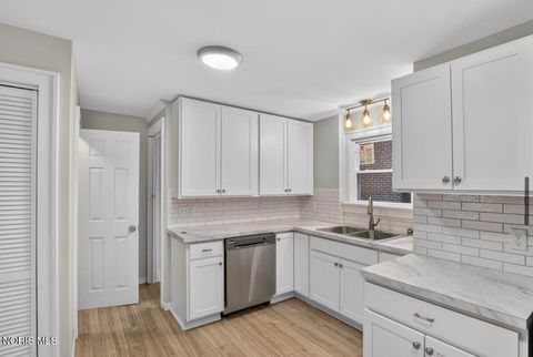 Tiny photo for 2227 Portsmouth Avenue, Toledo, OH 43613 (MLS # 10009581)