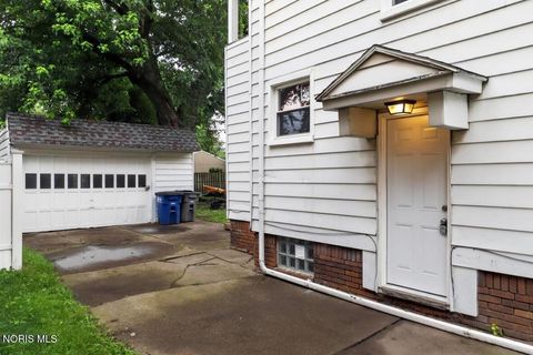 Tiny photo for 2227 Portsmouth Avenue, Toledo, OH 43613 (MLS # 10009581)