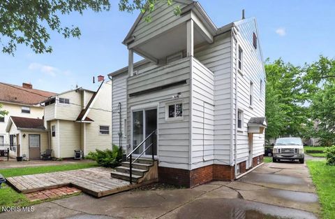 Tiny photo for 2227 Portsmouth Avenue, Toledo, OH 43613 (MLS # 10009581)