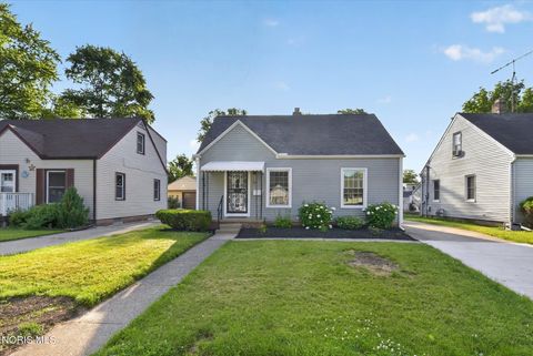 Tiny photo for 536 Clifton Boulevard, Toledo, OH 43607 (MLS # 10010340)