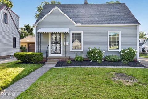 Tiny photo for 536 Clifton Boulevard, Toledo, OH 43607 (MLS # 10010340)