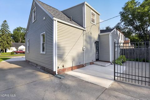 Tiny photo for 536 Clifton Boulevard, Toledo, OH 43607 (MLS # 10010340)