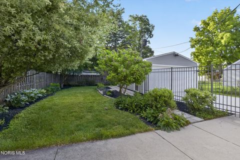 Tiny photo for 536 Clifton Boulevard, Toledo, OH 43607 (MLS # 10010340)
