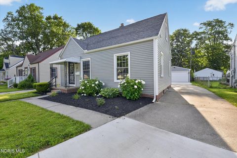 Tiny photo for 536 Clifton Boulevard, Toledo, OH 43607 (MLS # 10010340)