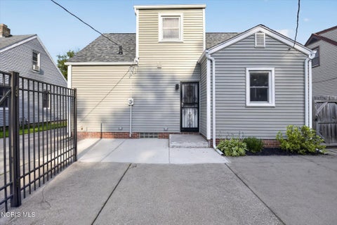 Tiny photo for 536 Clifton Boulevard, Toledo, OH 43607 (MLS # 10010340)