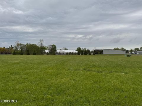 Photo of 901 Stonehedge Drive, Bryan, OH 43506 (MLS # 10007129)