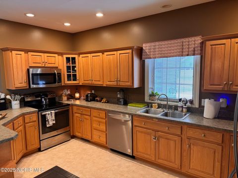 Tiny photo for 1001 Greystone Drive, Bryan, OH 43506 (MLS # 10002292)