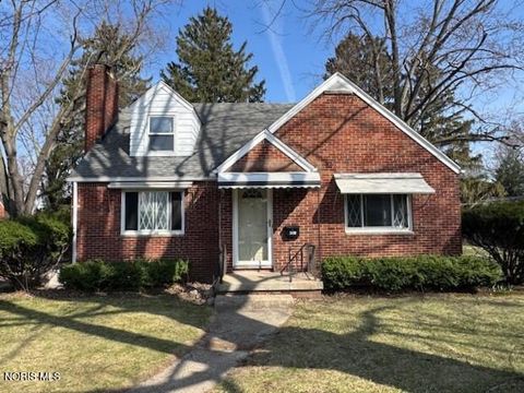 Photo of 2430 Secor Road, Toledo, OH 43606 (MLS # 10005356)