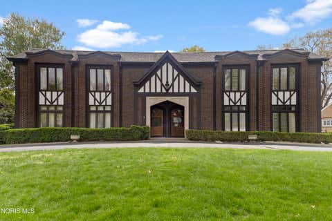 Photo of 3905 Hillandale Road, Ottawa Hills, OH 43606 (MLS # 10009782)