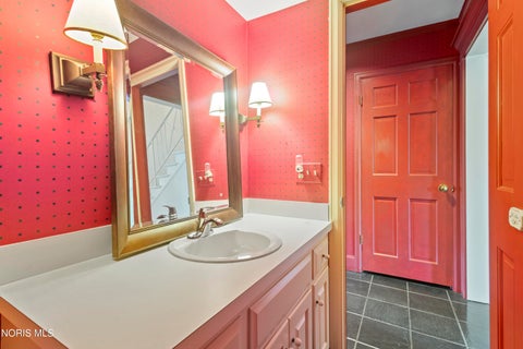 Tiny photo for 3905 Hillandale Road, Ottawa Hills, OH 43606 (MLS # 10009782)