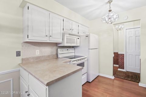 Tiny photo for 5533 Cresthaven Lane # 6 2c, Toledo, OH 43614 (MLS # 10002624)