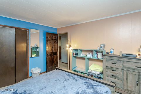Tiny photo for 4518 Thackeray Road, Maumee, OH 43537 (MLS # 10008169)