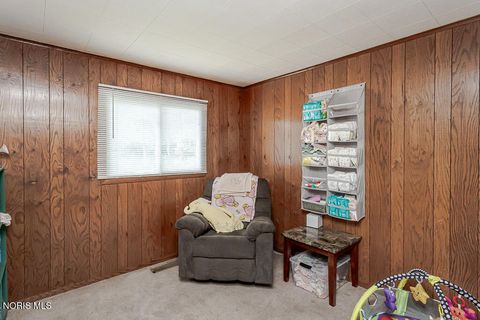 Tiny photo for 4518 Thackeray Road, Maumee, OH 43537 (MLS # 10008169)