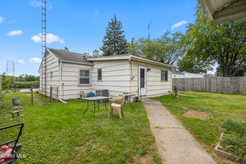 Tiny photo for 2039 N Ravine Parkway, Toledo, OH 43605 (MLS # 10013355)