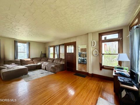 Tiny photo for 637 Jefferson Avenue, Defiance, OH 43512 (MLS # 10006353)