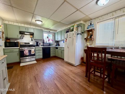 Tiny photo for 637 Jefferson Avenue, Defiance, OH 43512 (MLS # 10006353)