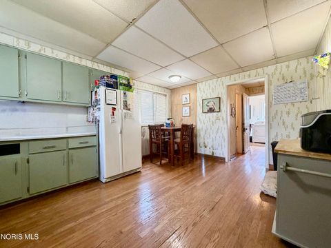 Tiny photo for 637 Jefferson Avenue, Defiance, OH 43512 (MLS # 10006353)