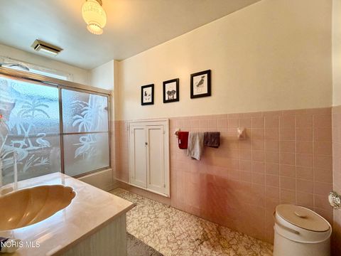 Tiny photo for 637 Jefferson Avenue, Defiance, OH 43512 (MLS # 10006353)