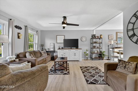 Tiny photo for 1324 Winghaven Road, Maumee, OH 43537 (MLS # 10007352)
