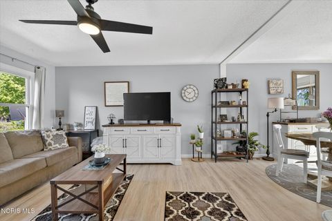 Tiny photo for 1324 Winghaven Road, Maumee, OH 43537 (MLS # 10007352)